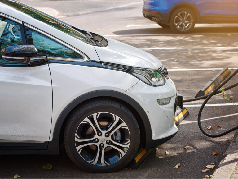 Opel hybrides rechargeables et 100% électriques