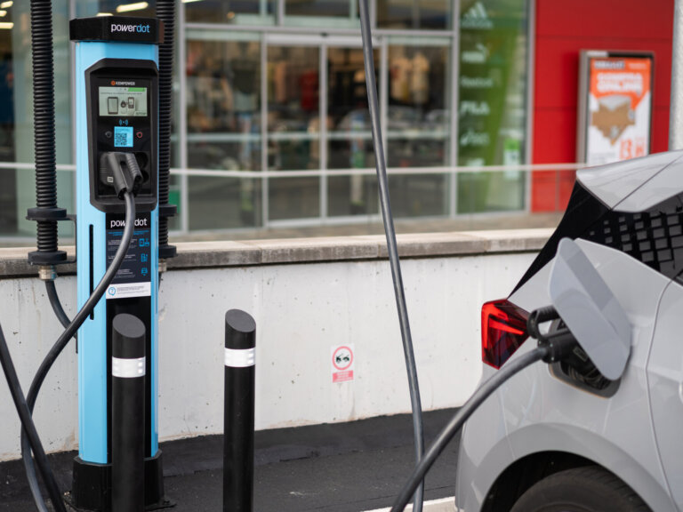 Borne Powerdot carte Charge+